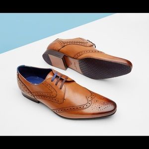 Todd Baker leather wingtips sz 10.5 worn